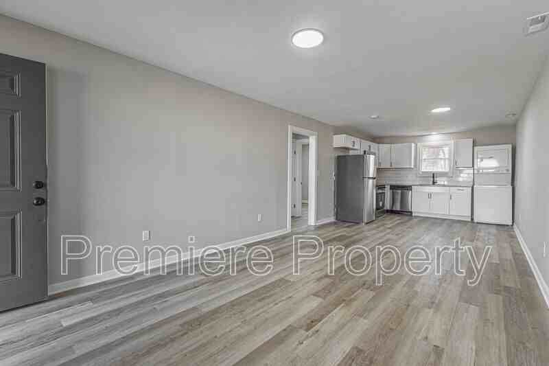 719 E College St #A - Photo 4 of 9