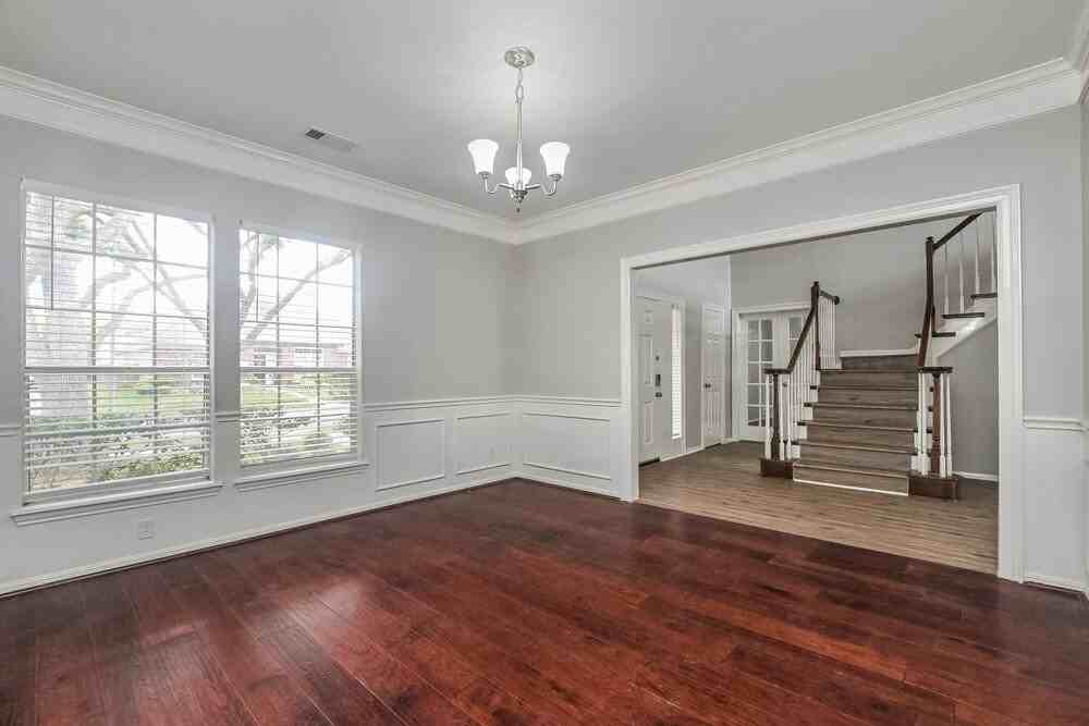 4923 Laurel Hill Ct - Photo 7 of 17