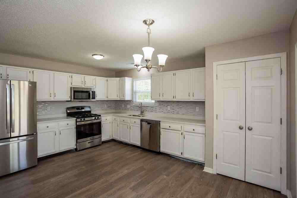 6404 Amarillo Way - Photo 7 of 16