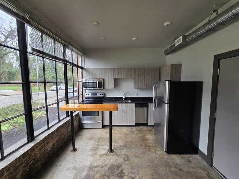 123 Pine St #15 - Photo 3 of 16
