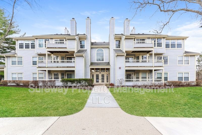 306 Trinity Ct #5
