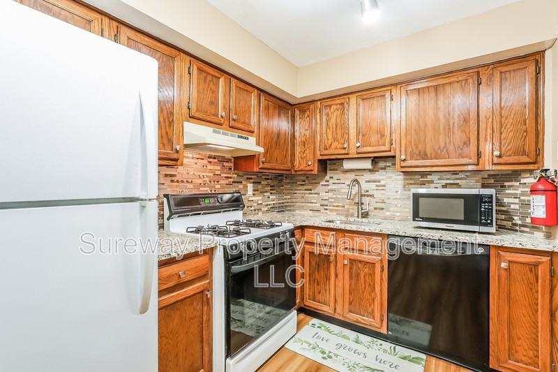 306 Trinity Ct #5 - Photo 5 of 15