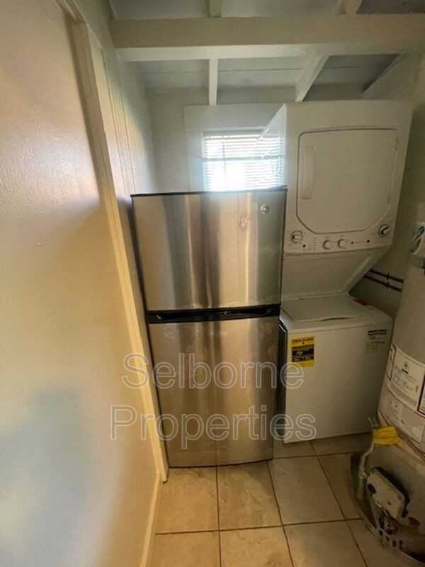 544 Merrimac St - Photo 7 of 14