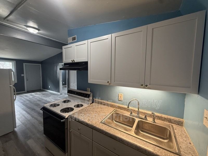 1629 Lexington Ave #A - Photo 5 of 11