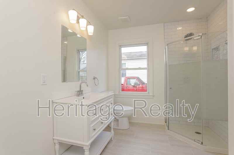 921 Shamrock Ave - Photo 7 of 11