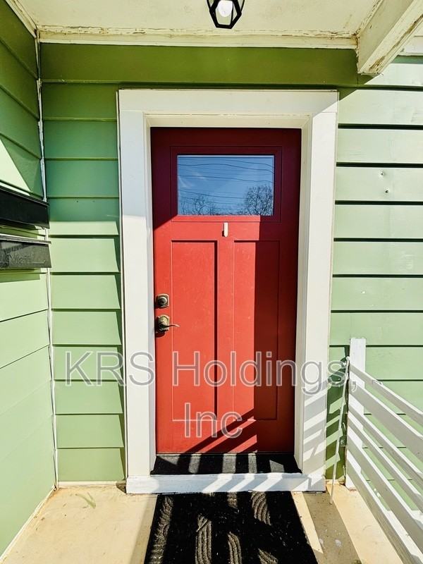 1103 Forest Hills Ave #B - Photo 2 of 15