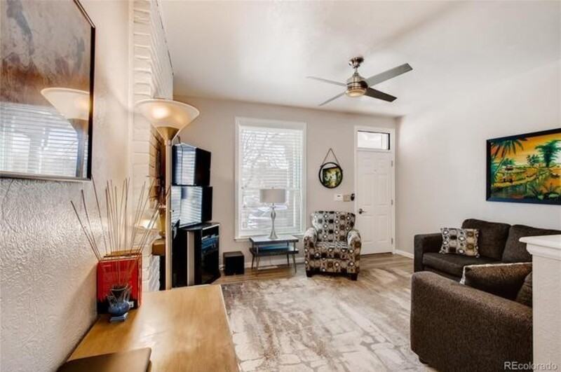 921 26th St - Photo 3 of 15