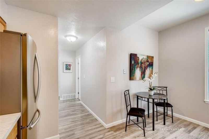 921 26th St - Photo 6 of 15