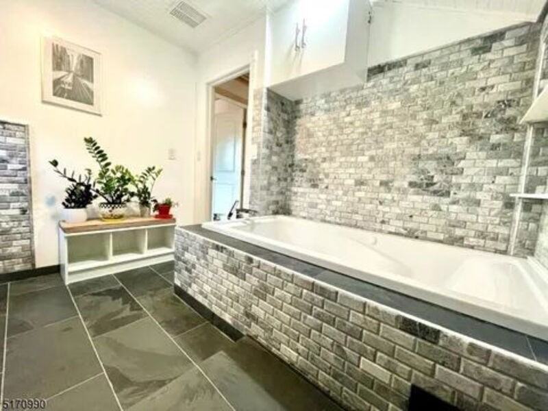 487 Walker Ave #2 - Photo 3 of 6