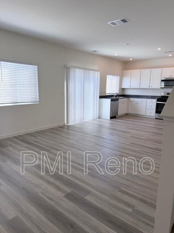 7524 Editor Dr - Photo 3 of 18