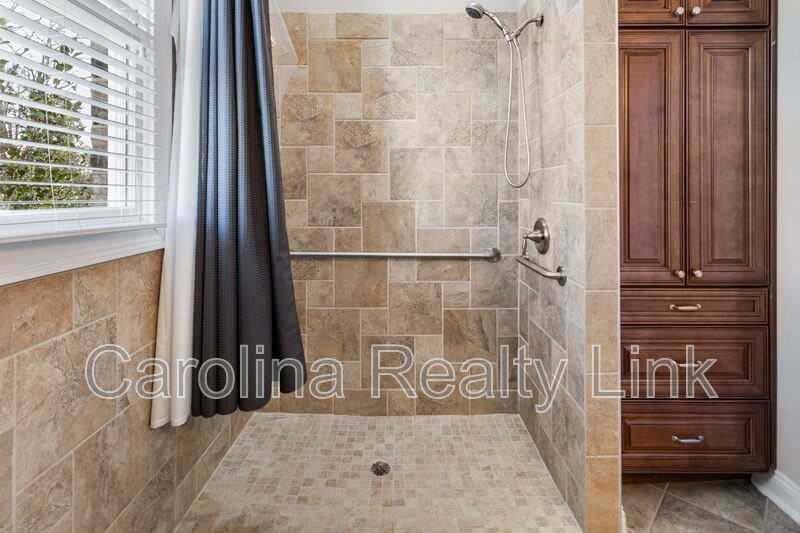 Thompson Ave #2 - Photo 4 of 14