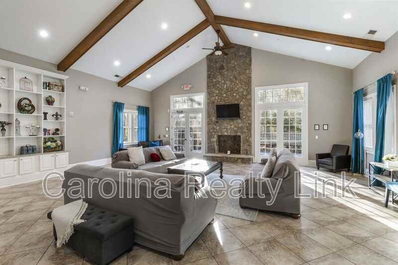 Thompson Ave #2 - Photo 6 of 14