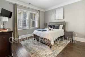 featured image of Thompson Ave #3