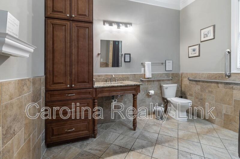 Thompson Ave #3 - Photo 3 of 14