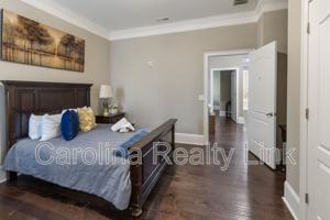 featured image of Thompson Ave #4