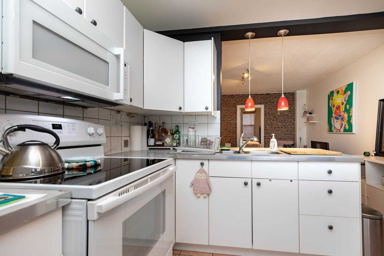 32 Barrington Avenue - Photo 7 of 23