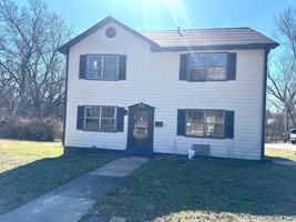 featured image of 238 Lake Dr Apt 1