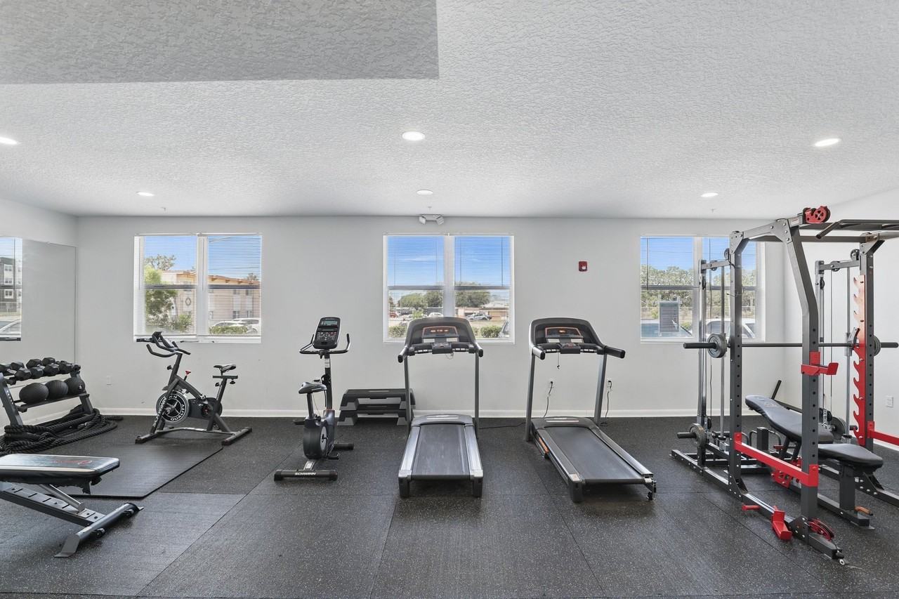 PALAZZO RESIDENCES I - Photo 5 of 29