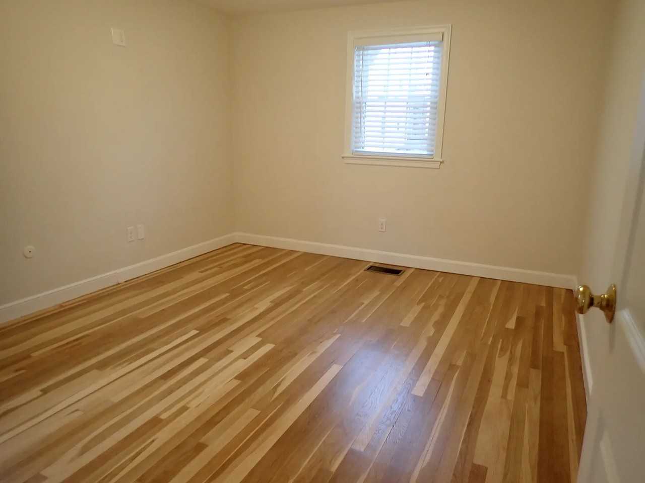 5052 Fuller St #1 - Photo 7 of 14