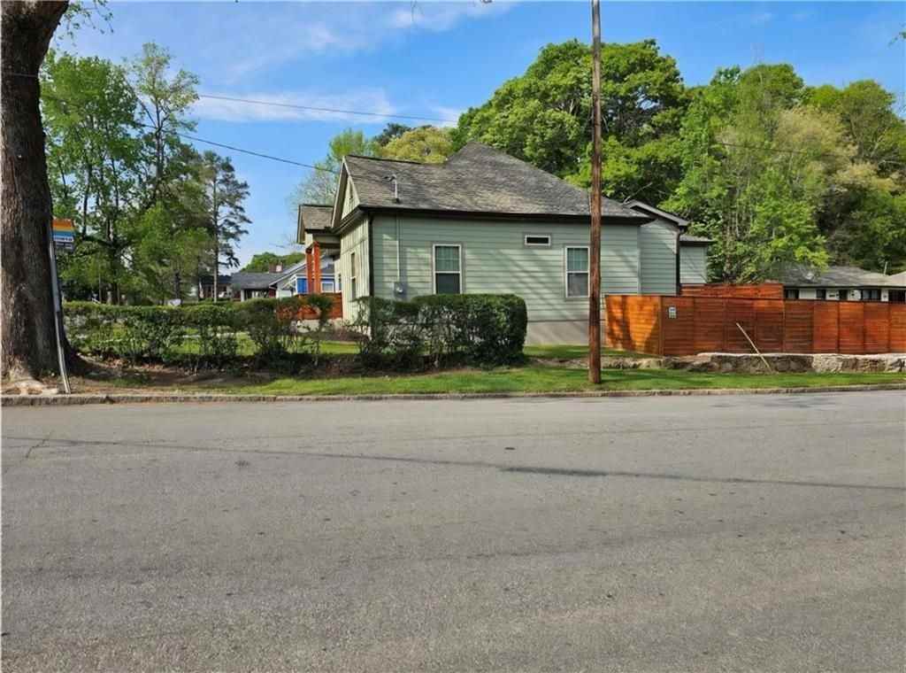 198 Wellington St Sw - Photo 3 of 29