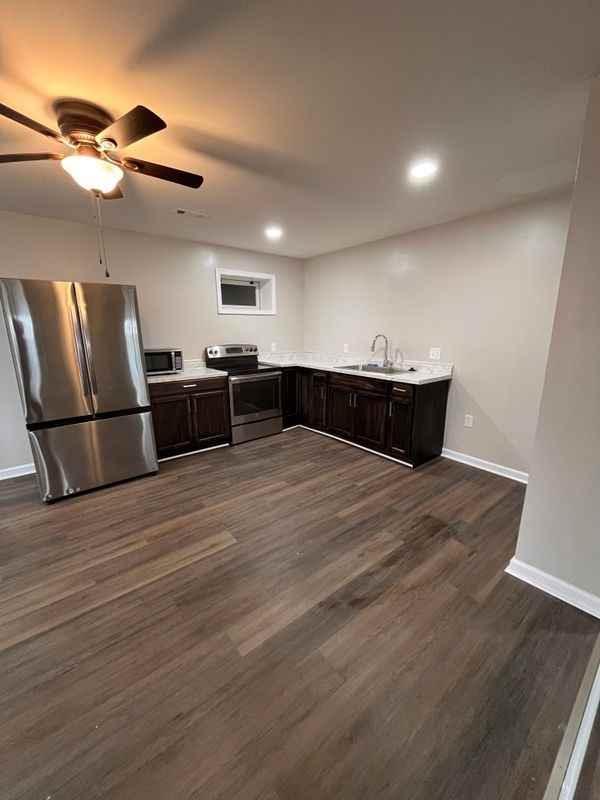 502 Windsong Rd - Photo 4 of 20