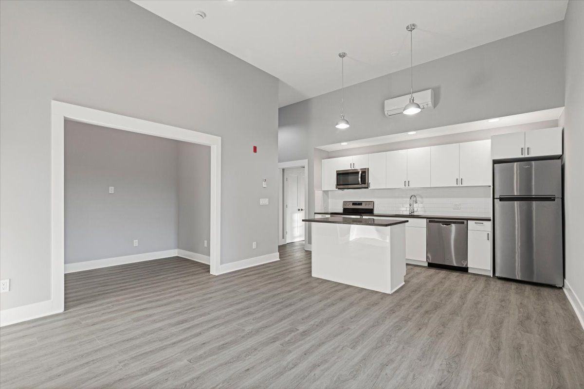 47 Beekman Ave ##32 - Photo 4 of 8