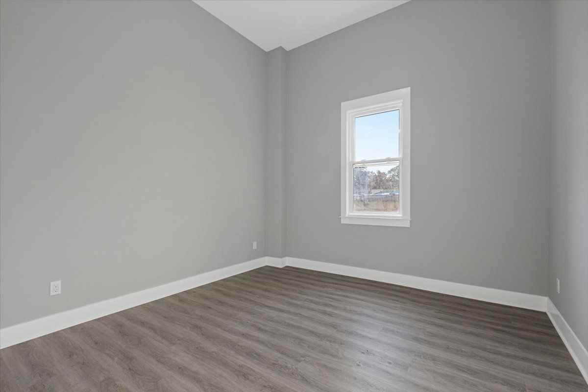 47 Beekman Ave ##32 - Photo 7 of 8