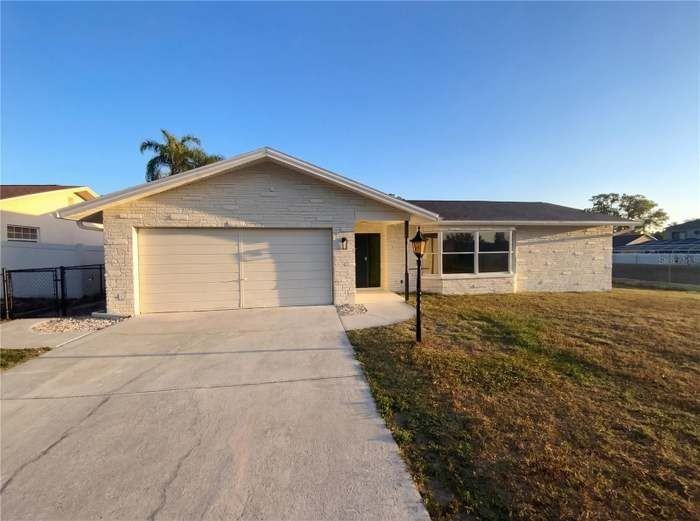 408 Ocean Ct - Photo 3 of 35