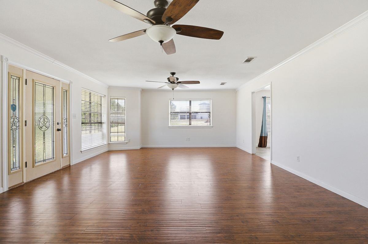 128 Skyview Ter - Photo 3 of 13