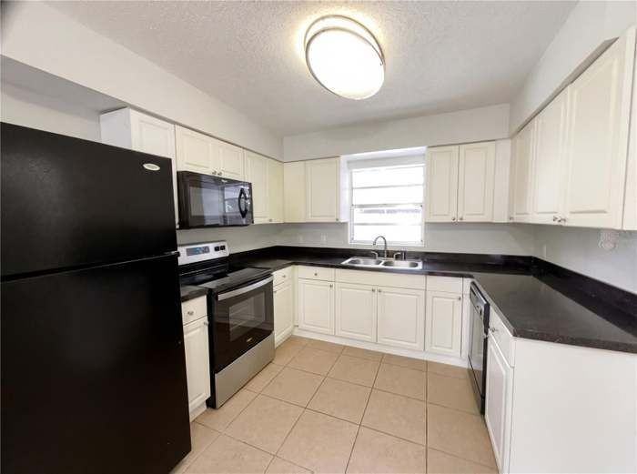 8318 Chenille Dr - Photo 2 of 21