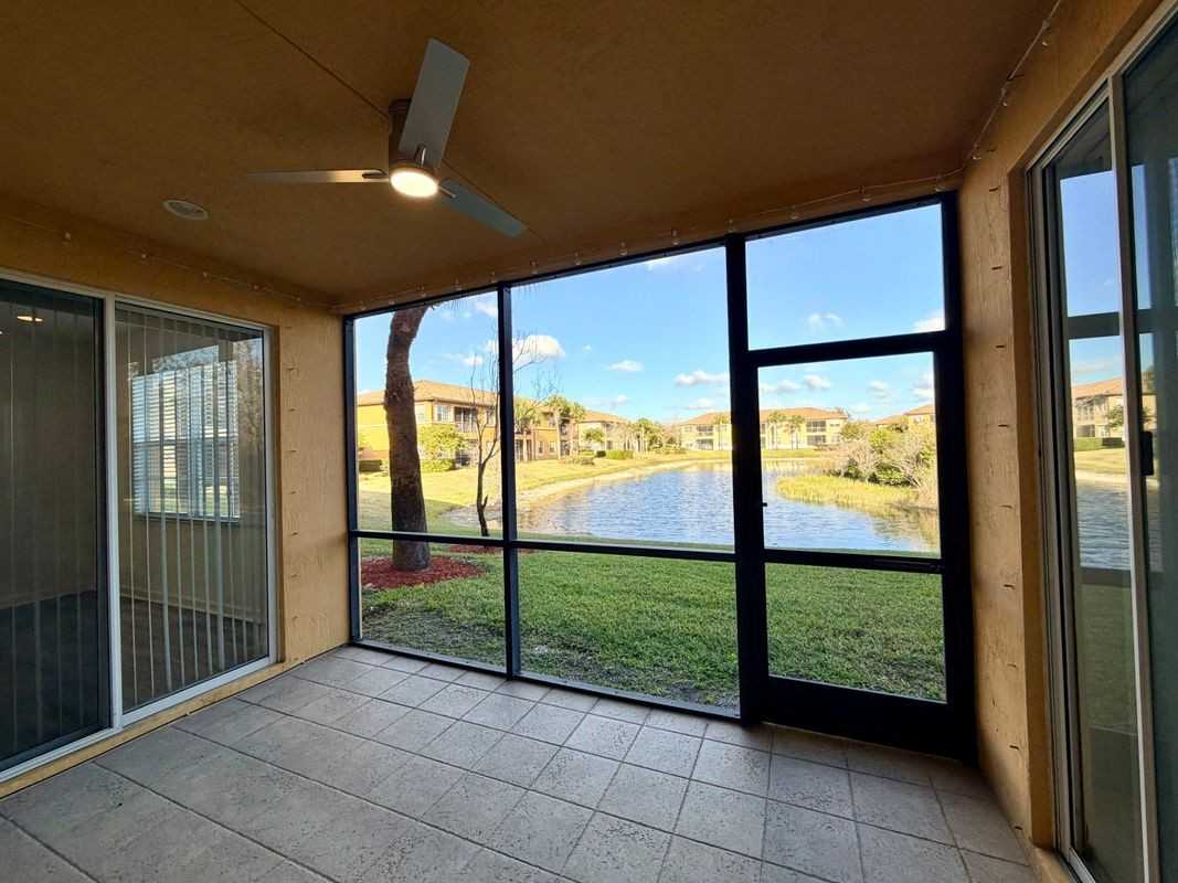 8290 Nw 128th Ln - Photo 2 of 37