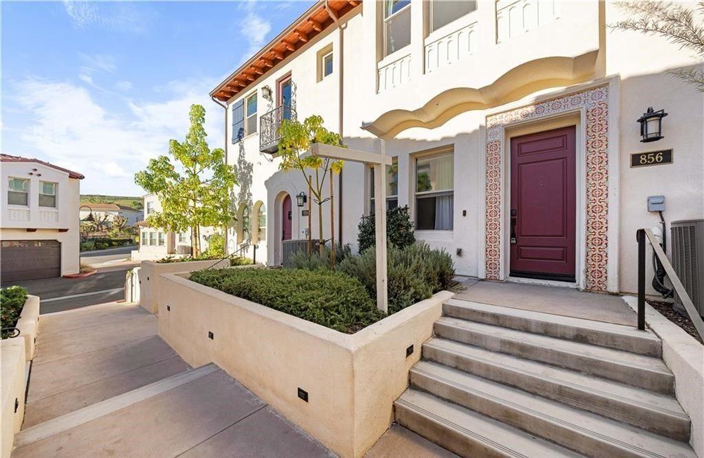 856 Francesca Dr - Photo 2 of 24