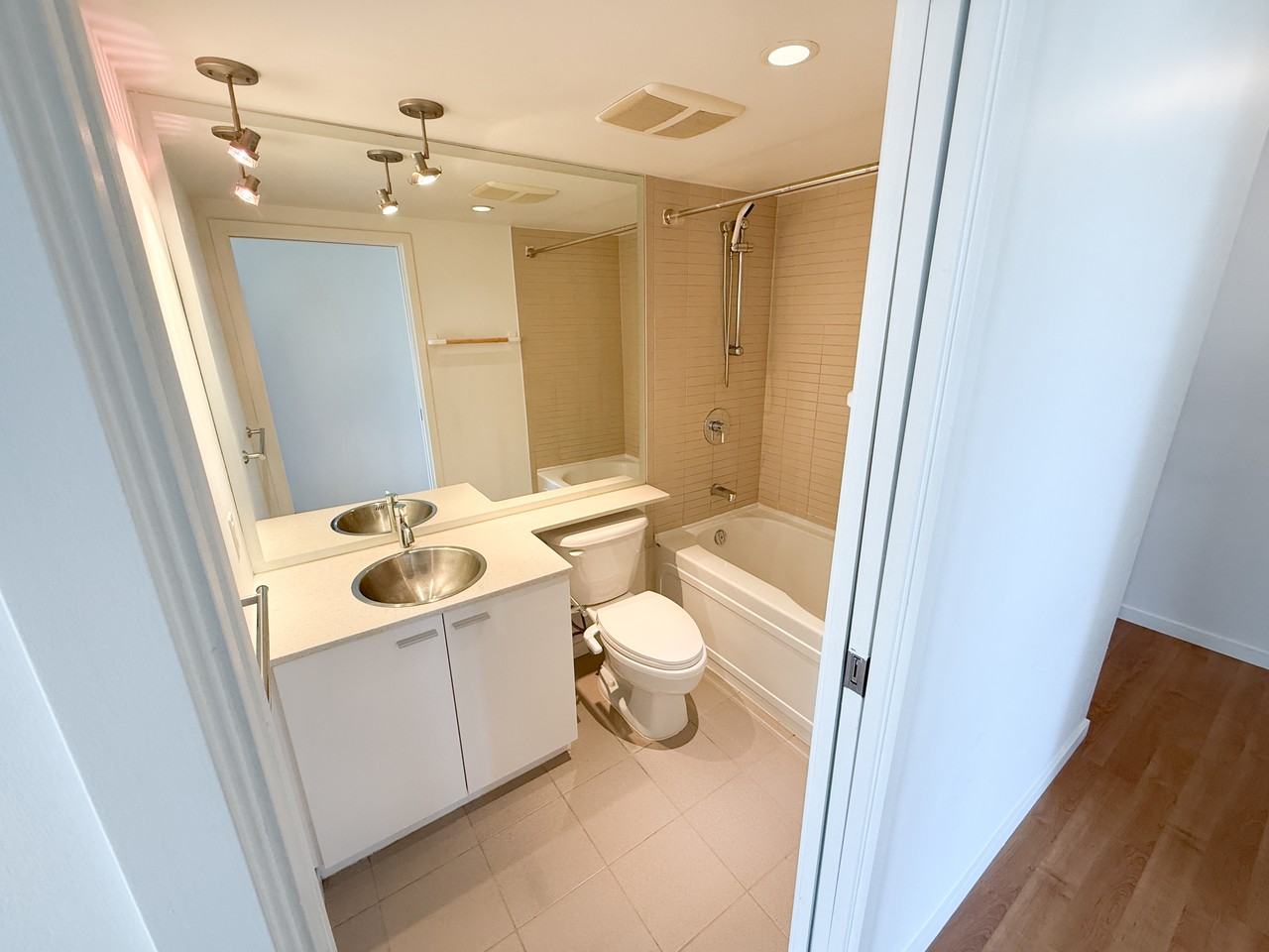 602 Citadel Parade #2706 - Photo 6 of 24