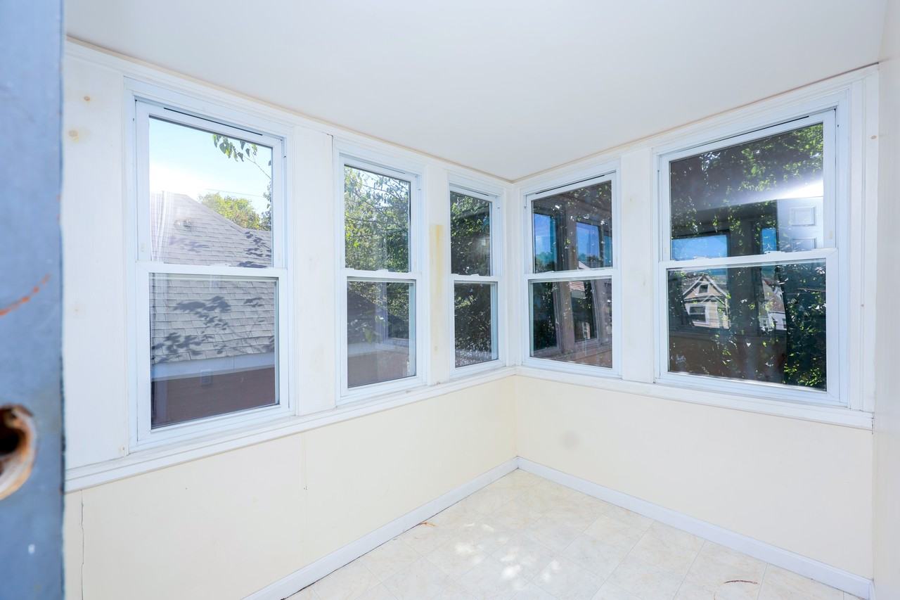 15 Saunders St #15 - Photo 3 of 21