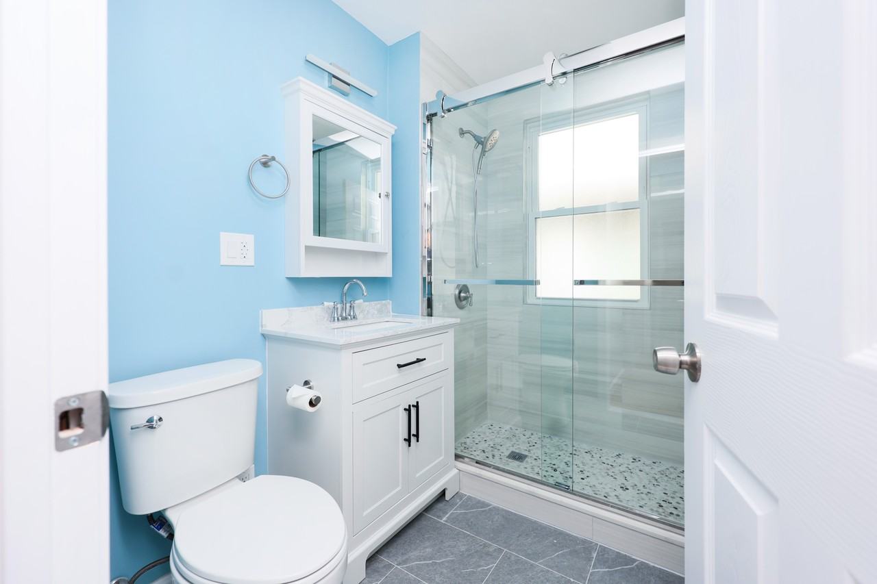 15 Saunders St #15 - Photo 4 of 21