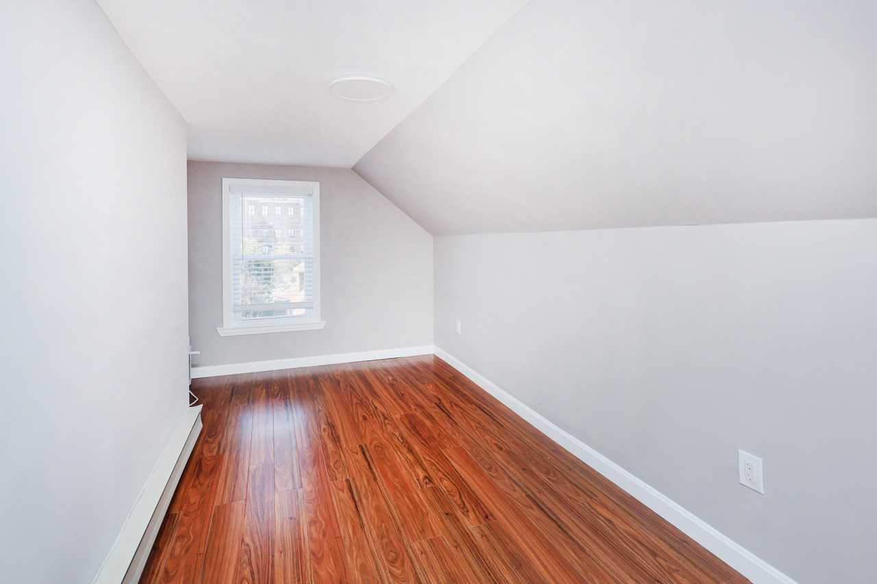 15 Saunders St #15 - Photo 5 of 21