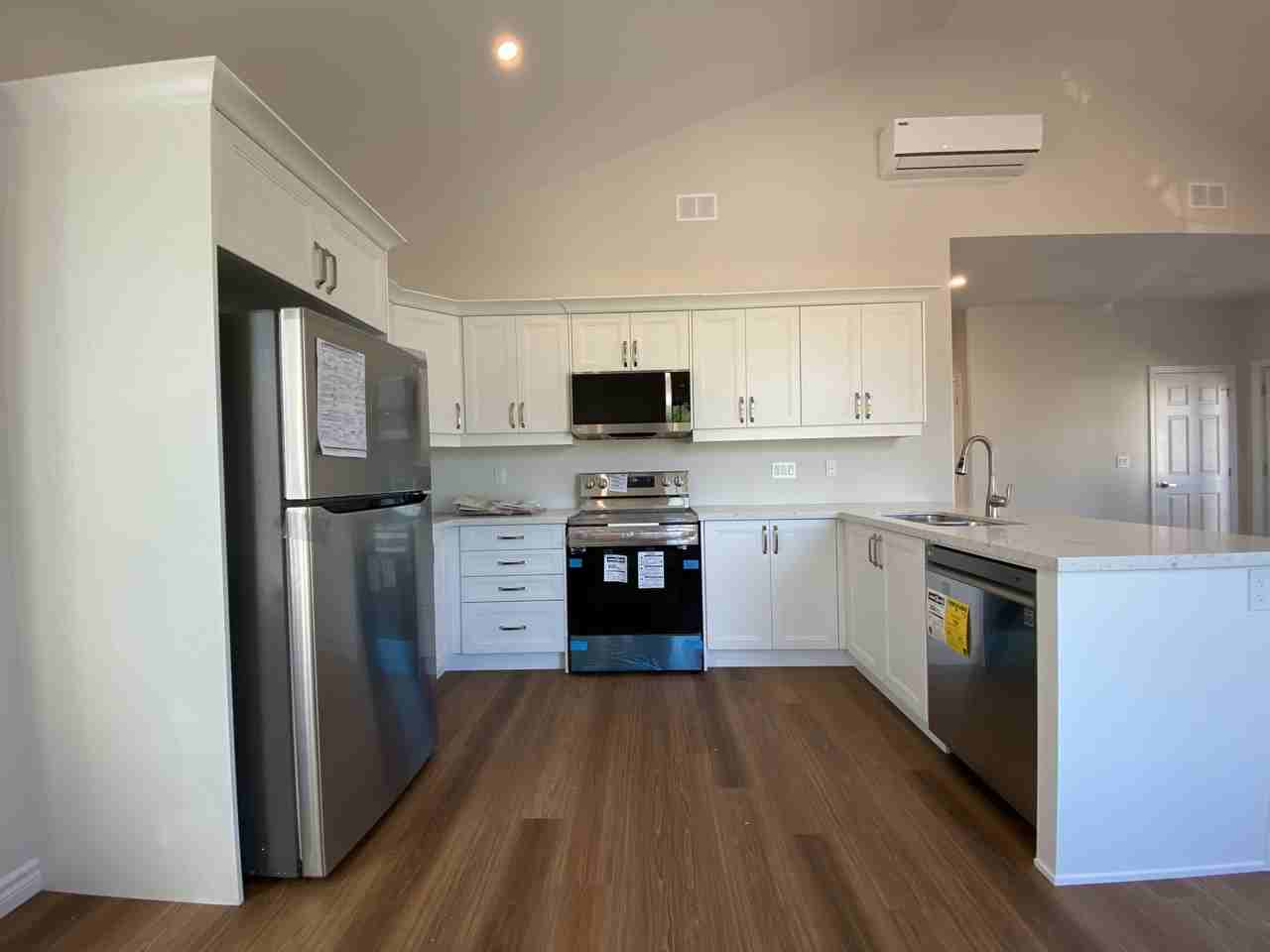 300 Croft St - Photo 2 of 11