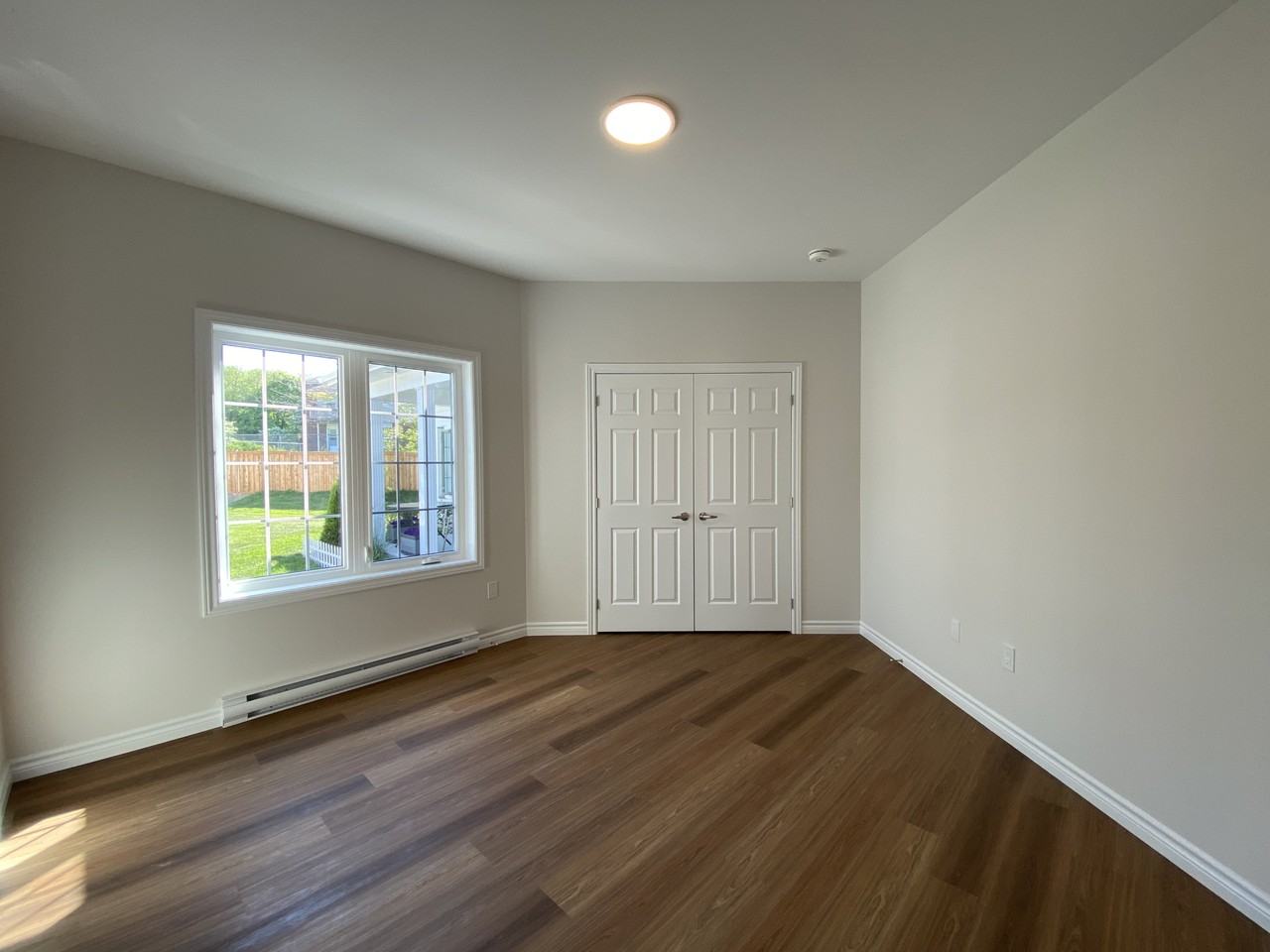 300 Croft St - Photo 7 of 11