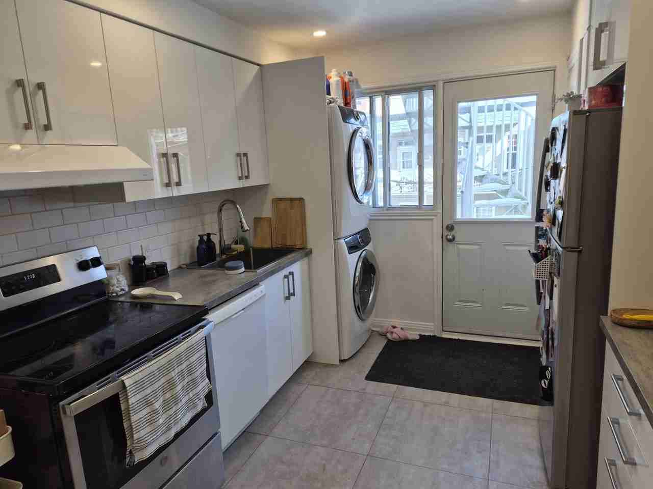 Rue Saint-Roch & Avenue Champagneur #3 - Photo 2 of 14