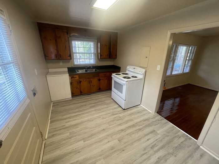 429 Rose Ln - Photo 6 of 12