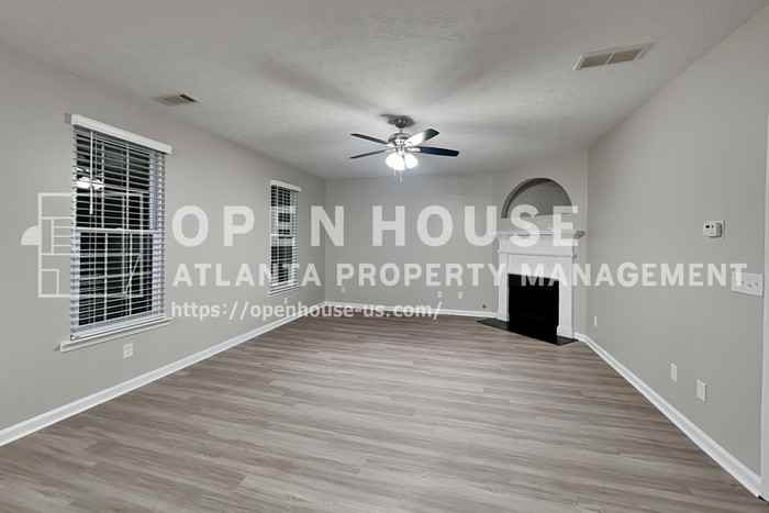 2381 Temple View Ct - Photo 4 of 23