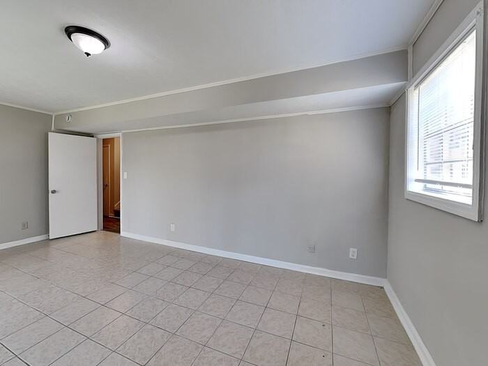 2252 2252 7 Oaks Circle - Photo 6 of 23