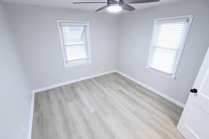 843 Davies Ave - Photo 6 of 12