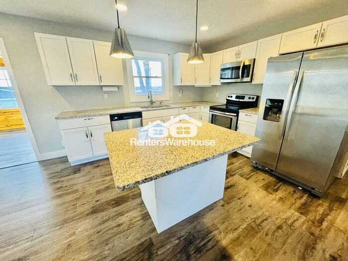 604 Main St W - Photo 3 of 34