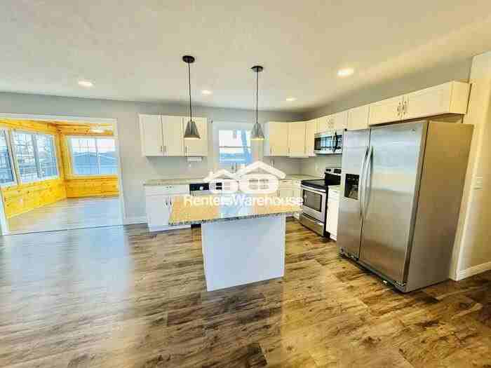 604 Main St W - Photo 5 of 34