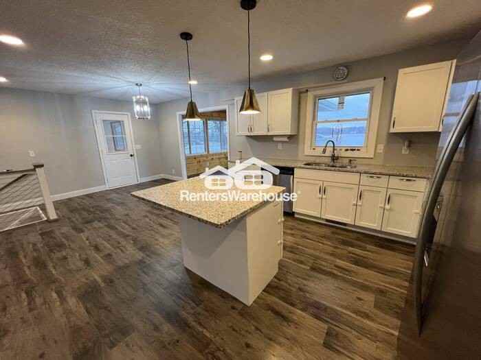 604 Main St W - Photo 6 of 34