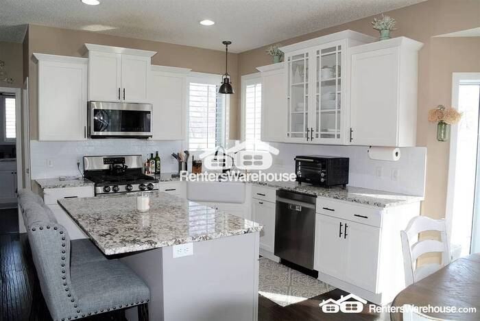 8868 Whispering Oaks Trl - Photo 4 of 33