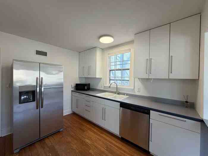 618 Brookland Park Dr - Photo 5 of 29