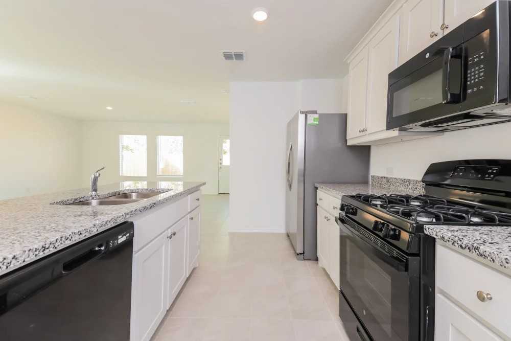 1325 Lillian Ave #NA - Photo 2 of 4