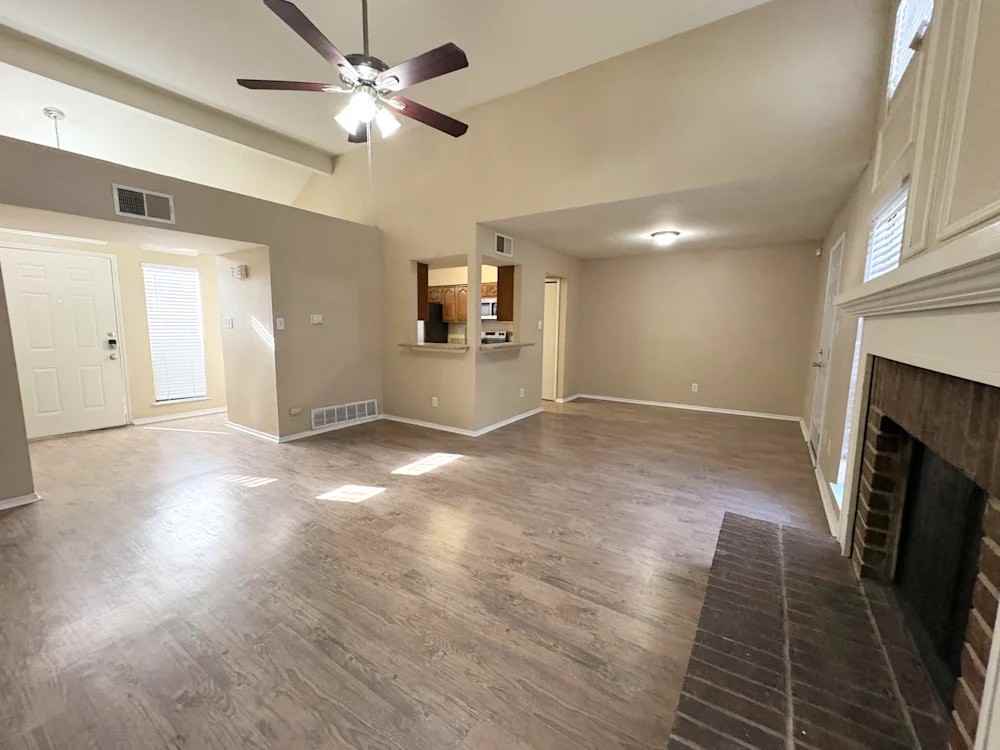 1325 Lillian Ave #NA - Photo 3 of 4